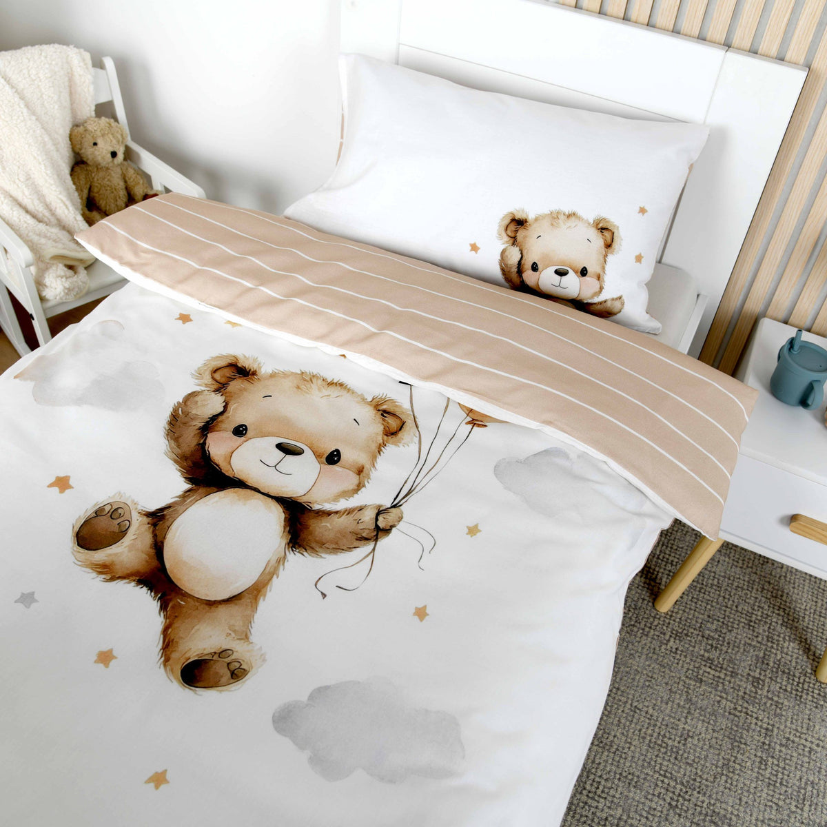 Bettwäsche ‘Ballon Teddy’ mit umgeschlagener gestreifter Wendeseite
