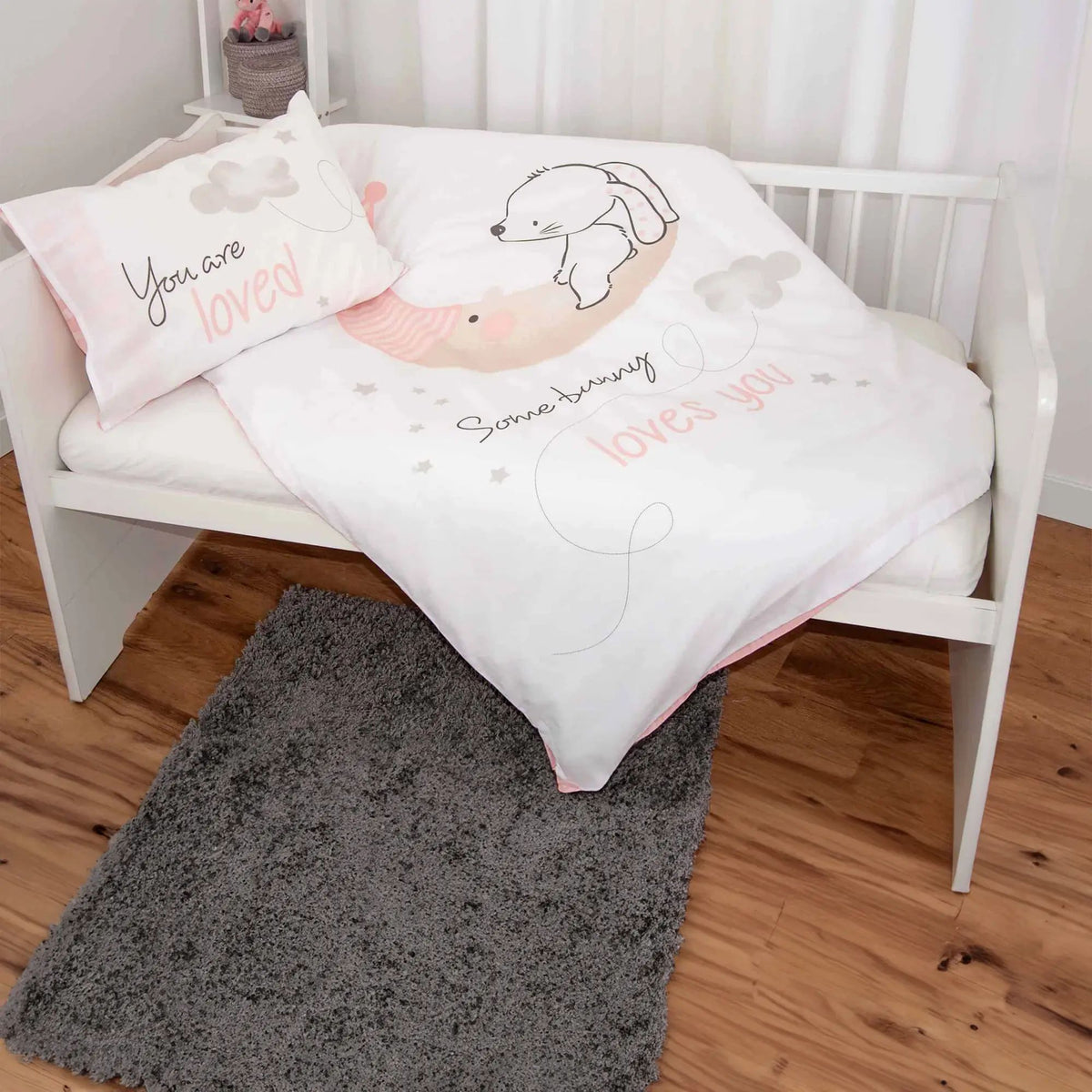 babybest Bettwäsche ‘Little Bunny’ im weißen Gitterbett