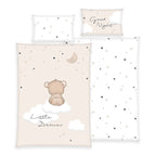 babybest Bettwäsche-Set ‘Little Dreamer’ Beige 100 x 135 cm: Bettbezug beige mit Bär auf der Wolke und Mond, Wendeseite weiß mit Sternen, Kissen 40 x 60 cm „Good Night“
