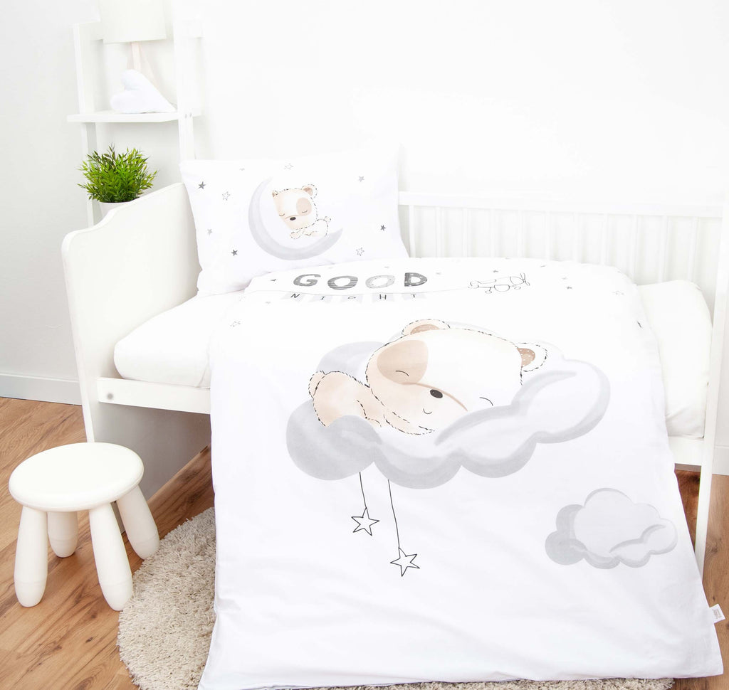 babybest Bettwäsche ‘Sleeping little Bear’ im weißen Gitterbett