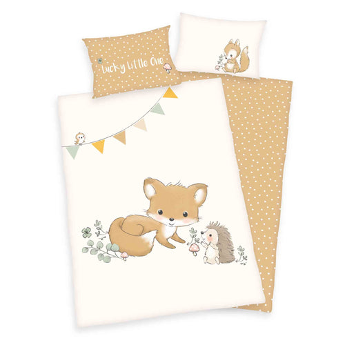 babybest Bettwäsche-Set ‘Waldfreunde’ 100 x 135 cm: Bettbezug mit Fuchs und Igel unter der Wimpelkette, Wendeseite senfgelb mit Punkten, Kissen 40 x 60 cm „Lucky Little One“