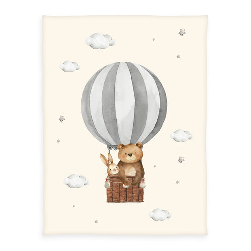 babybest Kuscheldecke ‘Ballonfahrt’ 75 x 100 cm: Bär und Hase im grau-weiß gestreiften Heißluftballon auf Creme