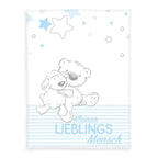 Kuscheldecke ‘Kleiner Lieblingsmensch’ in Blau 75 x 100 cm: Teddy mit Schäfchen unter hellblauen Sternen, Schriftzug auf hellblauen Streifen