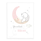 babybest Kuscheldecke ‘Little Bunny’: Hase auf der Mondsichel mit Schriftzug You are loved little one auf Weiß