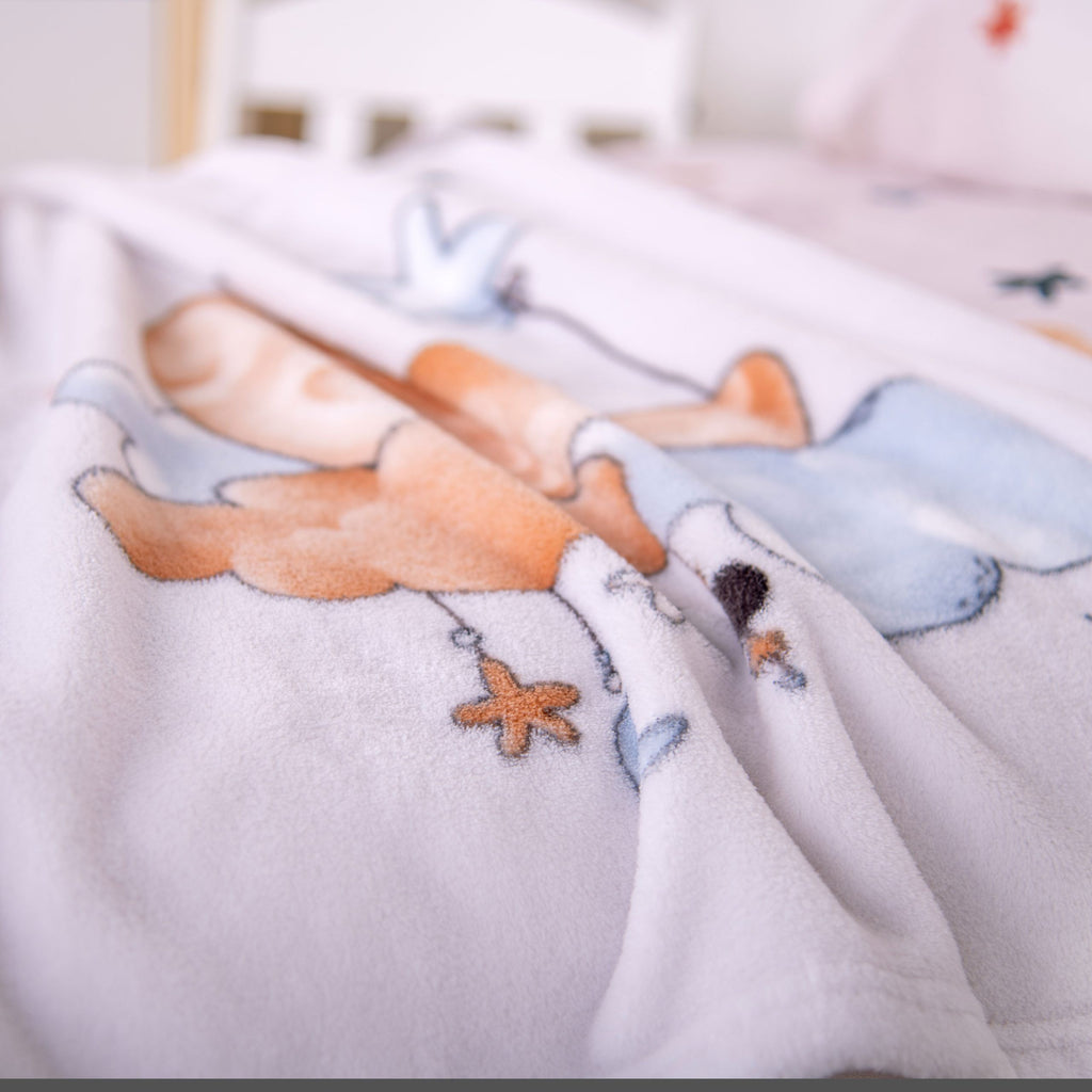 Nahaufnahme von Wolken und Anhängern auf der Kuscheldecke