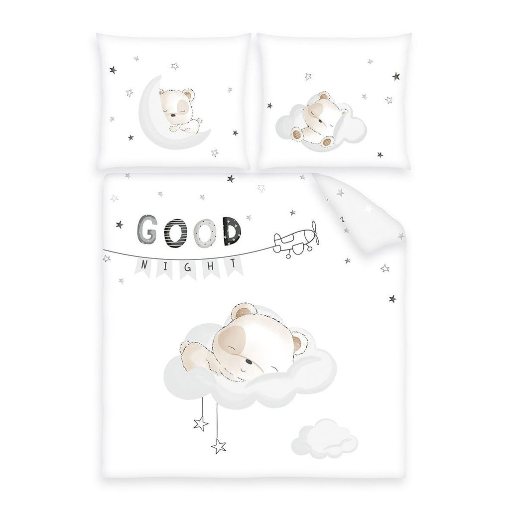 babybest Wiegenbettwäsche-Set ‘Sleeping little Bear’: Bettbezug 80 x 80 cm mit Bär auf der Wolke und „GOOD NIGHT“, Kissen 35 x 40 cm mit Bär auf dem Mond