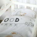babybest Wiegenbettwäsche ‘Sleeping little Bear’ in einer weißen Wiege
