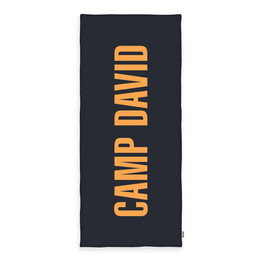 CAMP DAVID Saunatuch ‘Logo Navy’ 80 x 180 cm mit großem orangefarbenem Schriftzug auf Navy