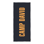 CAMP DAVID Saunatuch ‘Logo Navy’ 80 x 180 cm mit großem orangefarbenem Schriftzug auf Navy