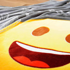 Nahaufnahme des lachenden Smiley-Munds