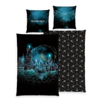 Harry Potter Bettwäsche-Set ‘Geometric Hogwarts’ 135 x 200 cm: Bettbezug mit Hogwarts in türkisen Lichtlinien auf Schwarz, Wendeseite mit weißem Liniennetz, Kissen 80 x 80 cm mit Hogwarts-Schriftzug und Hedwig