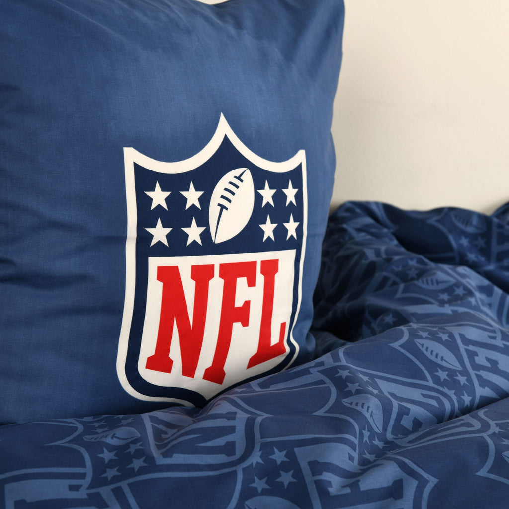 Kissen 80 x 80 cm mit NFL-Shield in Rot, Weiß und Blau