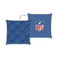 NFL Dekokissen ‘Game Time’ 40 x 40 cm: Ton-in-Ton-Muster vorn, großes NFL-Shield hinten