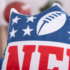 Nahaufnahme von Sternen, Football und NFL-Schriftzug auf dem Soft Velboa
