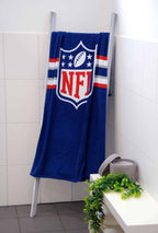 NFL Handtuch ‘Classic’ über einer Leiter im Badezimmer