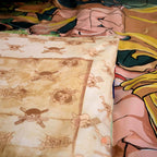 Pergament-Wendeseite der One Piece Bettwäsche ‘Ruffy’ mit kleinen Totenköpfen