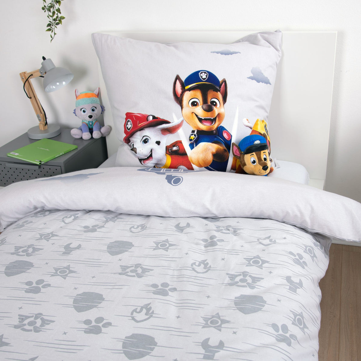 Kissen mit den Paw Patrol Helden auf der grauen Wendeseite der Bettwäsche ‘Heroes’