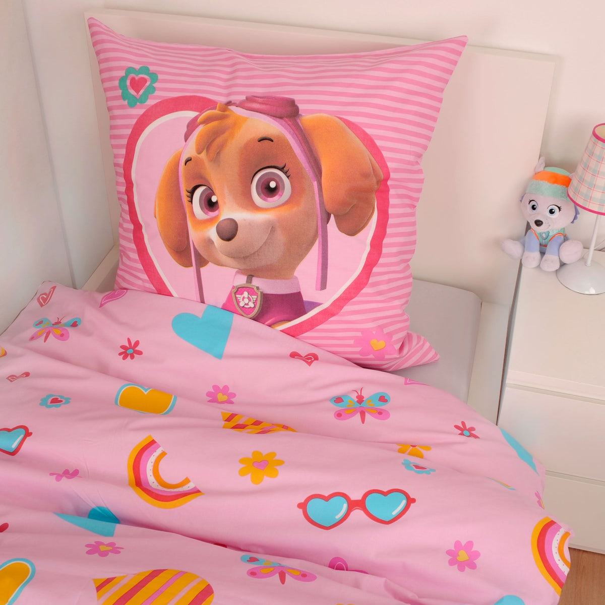 Kissen mit Skye im Herz und rosa Wendeseite der Paw Patrol Bettwäsche ‘Pink Glow in the Dark’