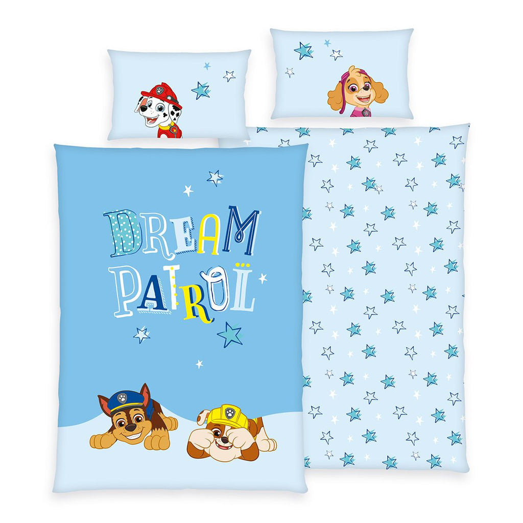 Paw Patrol Kleinkindbettwäsche ‘Blue Star’: Schriftzug Dream Patrol mit Chase und Rubble auf Hellblau, Rückseite hellblau mit Sternen, Kissen mit Marshall und Skye