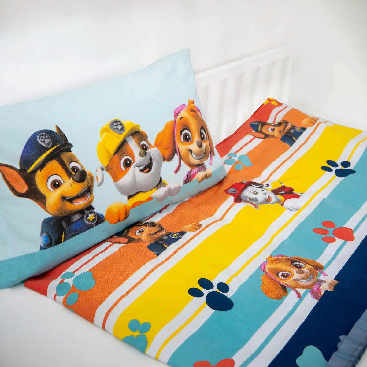 Kissen 40 x 60 cm mit Chase, Rubble und Skye und Streifen-Wendeseite
