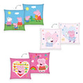 Peppa Wutz Dekokissen-Set ‘Classic’: drei Wendekissen je 40 x 40 cm mit Peppa, Schorsch und Suzy Schaf in Hellblau, Zartrosa und Pink