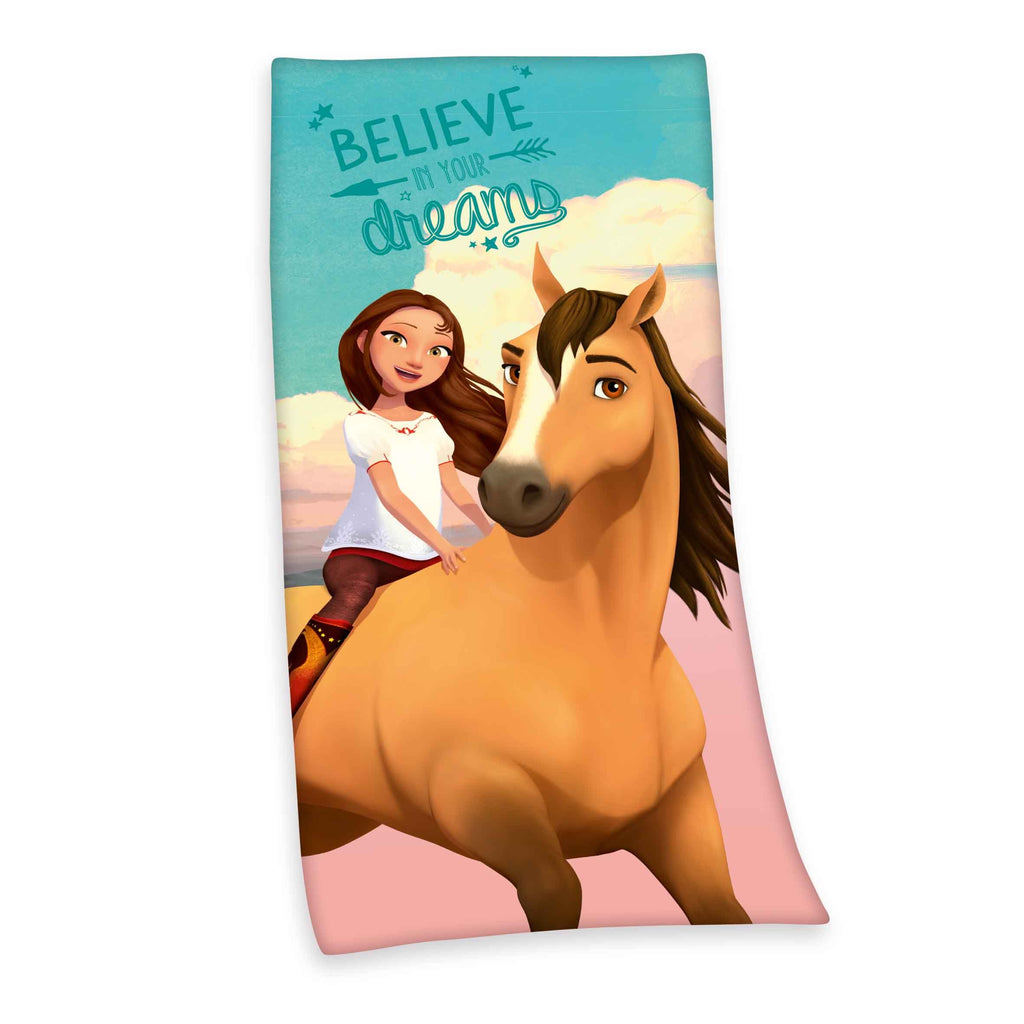 Spirit Badetuch ‘Believe in your Dreams’ 75 x 150 cm: Lucky auf Spirit unter dem Schriftzug vor Türkis und Rosa