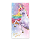 Unicorn Academy Handtuch ‘Magic’ 75 x 150 cm: Einhorn Wildstar mit Regenbogenmähne vor Hellblau und Rosa