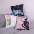 Wicked Dekokissen-Set ‘Mystic’ auf einem grauen Sofa