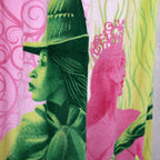 Elphaba und Glinda auf dem Wicked Handtuch in Nahaufnahme