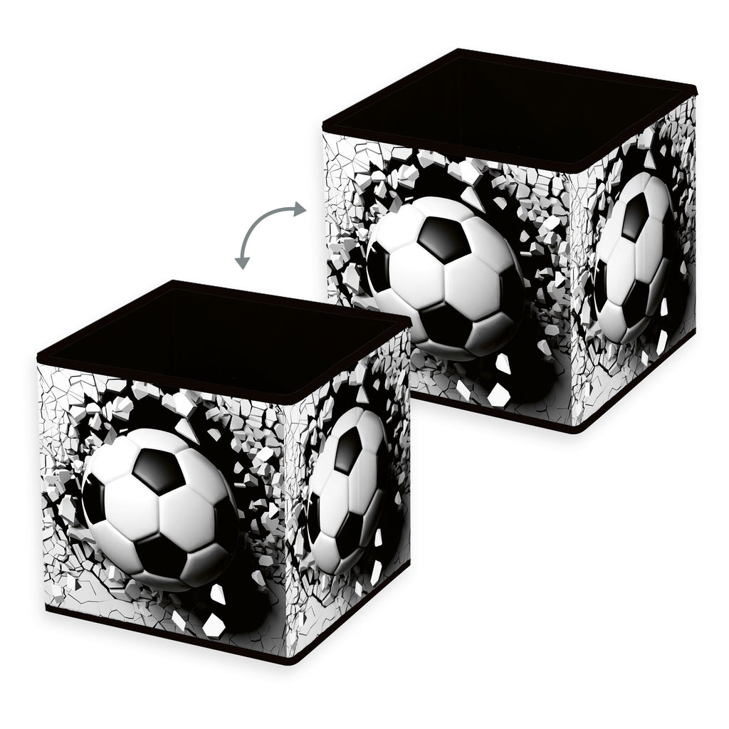 Zwei Ansichten der Young Collection Aufbewahrungsbox ‘3D Fußball’: ein Fußball bricht durch eine Wand