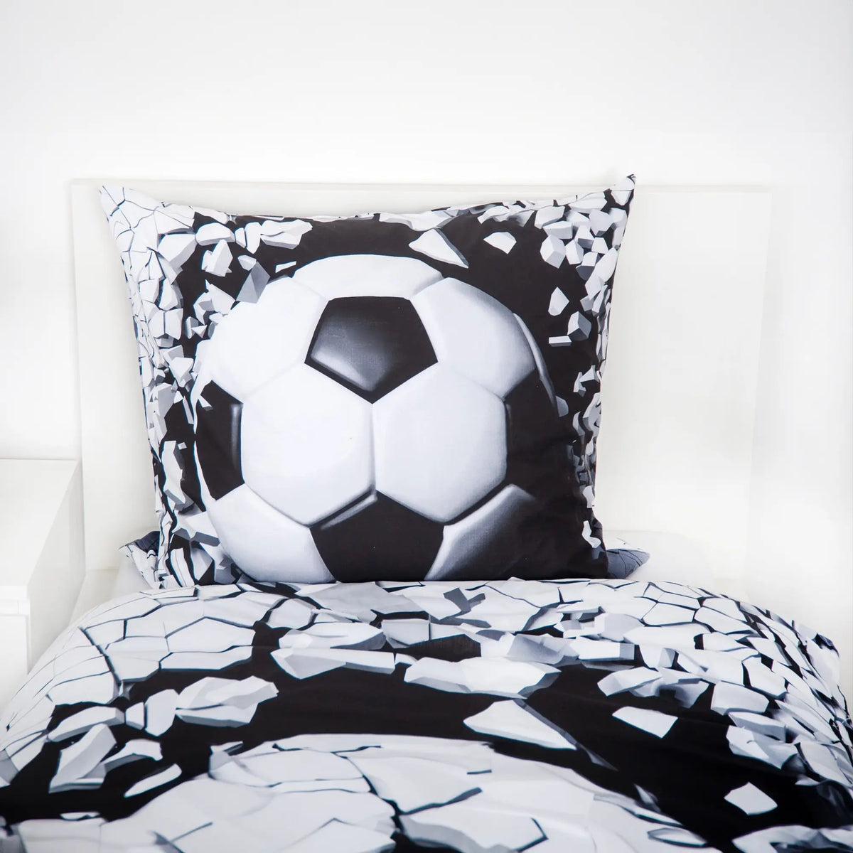 Kissen 80 x 80 cm der Bettwäsche ‘3D Fußball’