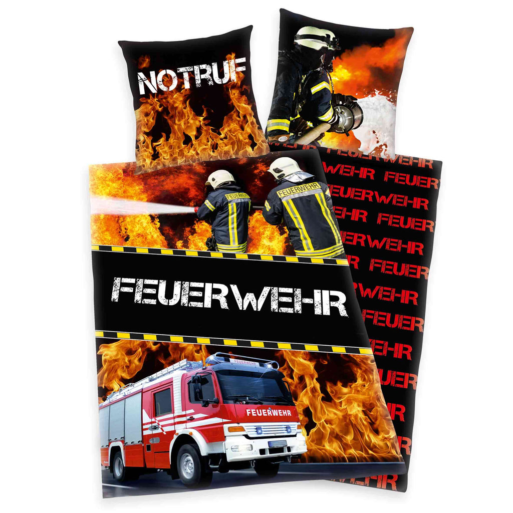 Young Collection Bettwäsche-Set ‘Feuerwehr’ 135 x 200 cm: Bettbezug mit Löschfahrzeug, Feuerwehrleuten und Flammen, Wendeseite mit rotem Schriftzug, Kissen 80 x 80 cm mit „Notruf“