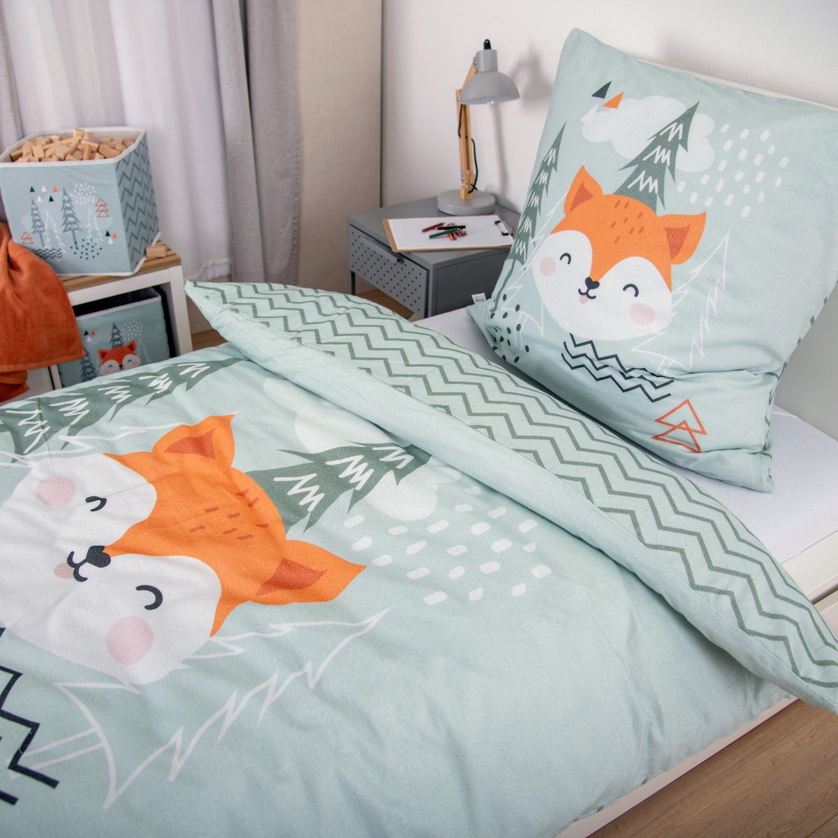 Flanell-Bettwäsche ‘Nordic Forest’ mit Fuchs-Kissen und umgeschlagener Zickzack-Seite