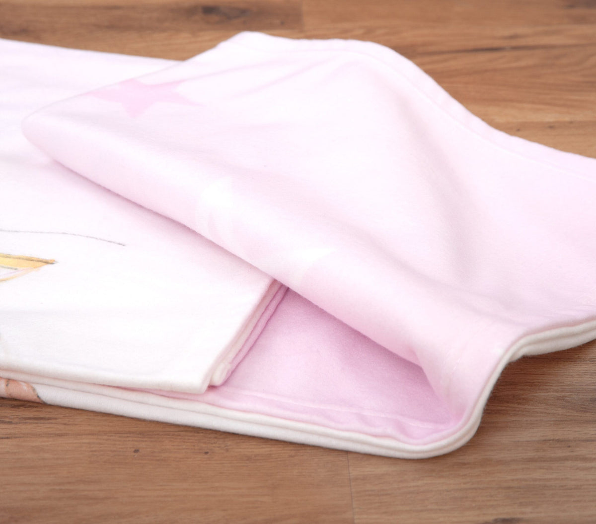 Umgeschlagene Kante der Fleecedecke ‘Little Fairy’