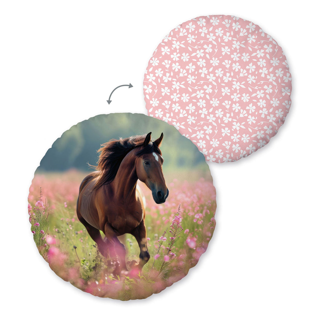 Young Collection Formkissen ‘Pferdeglück’ Ø 50 cm: galoppierendes Pferd in der Blumenwiese vorn, weiße Blüten auf Rosa hinten